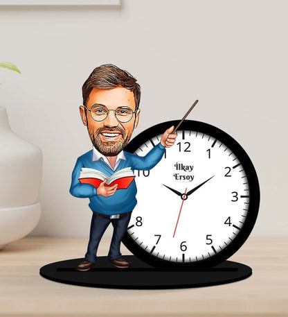 Kişiye Özel Karikatürlü Erkek Öğretmen Tasarımlı Ahşap Biblo Masa Saati